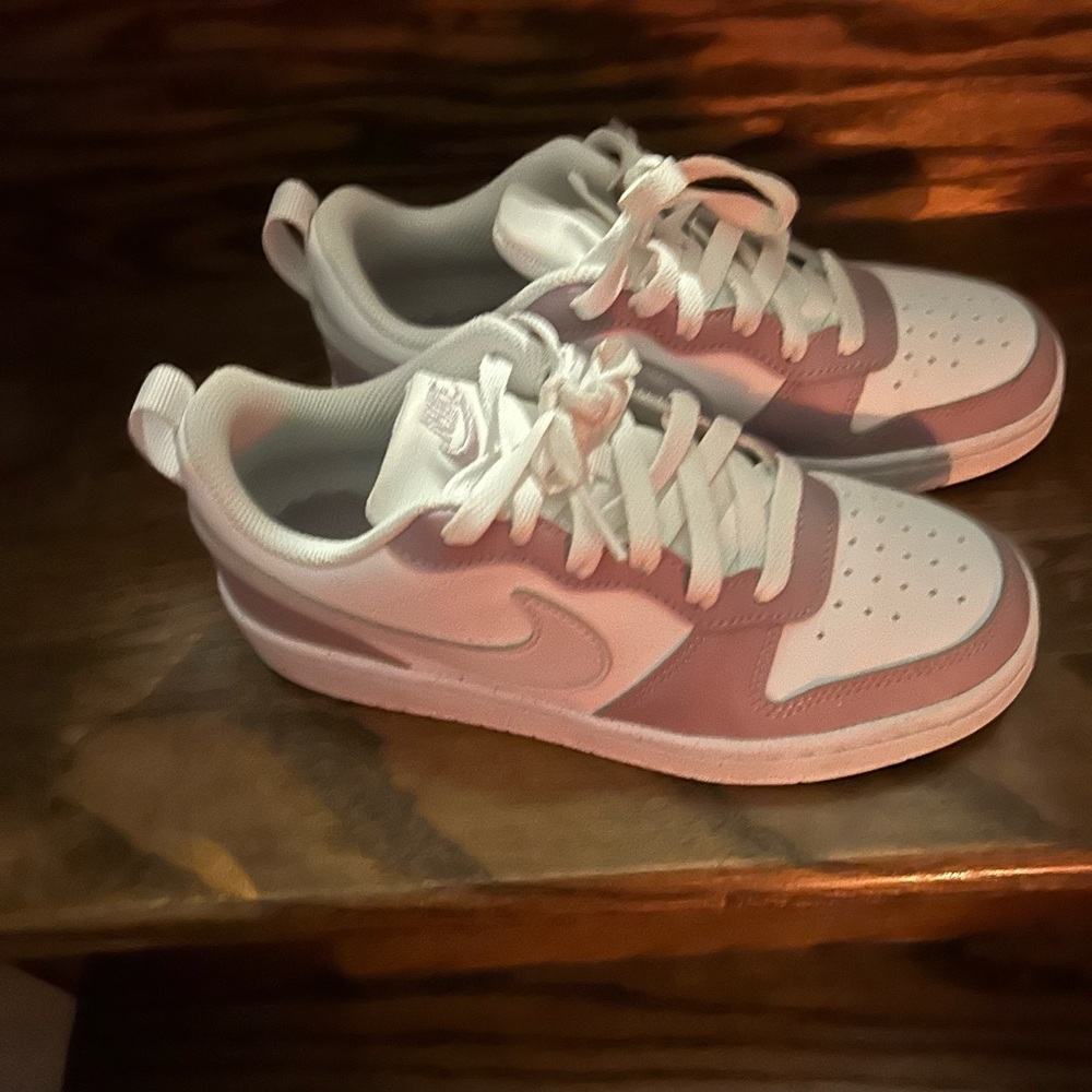 Nike Kids Sneakers in Pink and White